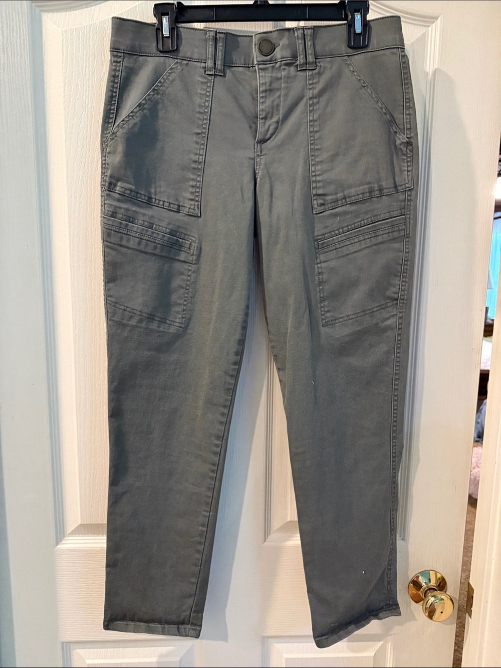 Women’s Cropped Utility Jeans in Grey